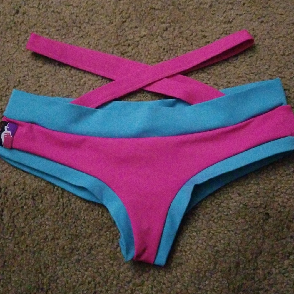 Bad Kitty Criss Cross Brazil pole shorts